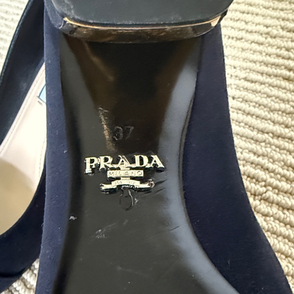 Prada Elegant Navy Block Heel Pumps - Picture 6 of 6
